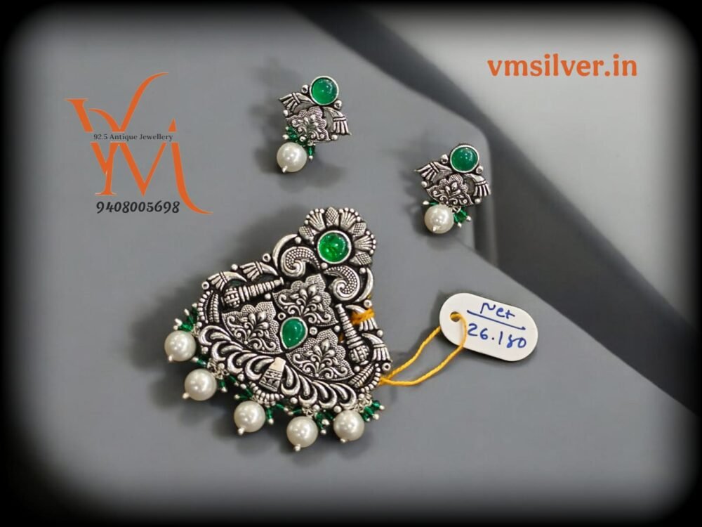 92.5 Antique Pendant Set