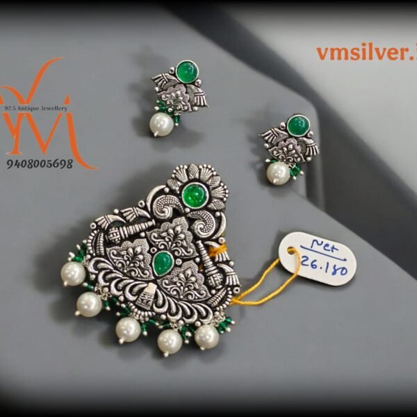 92.5 Antique Pendant Set